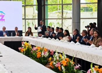EMBOL propone sumar esfuerzos para impulsar el reciclaje y generar oportunidades económicas en La Paz