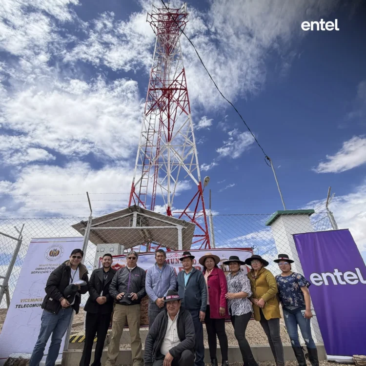 ENTEL llega a Pasto Grande y contribuye al cierre de brecas digitales en Oruro