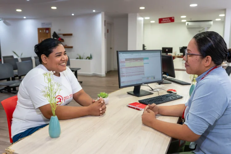 ¡Trabajando en equipo más de 35 años!